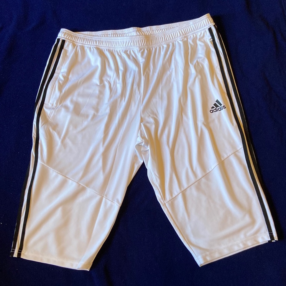 Brand new, with pockets. Size 2XL